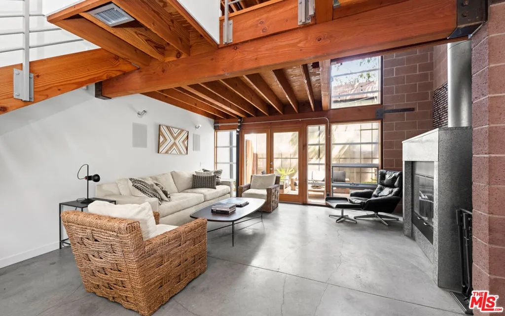 503 San Juan Avenue, Venice, California 90291 — photo 4