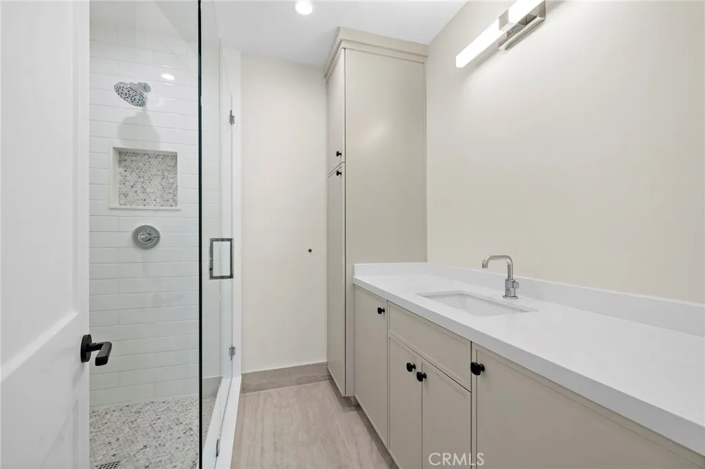 Main Floor Full Bathroom