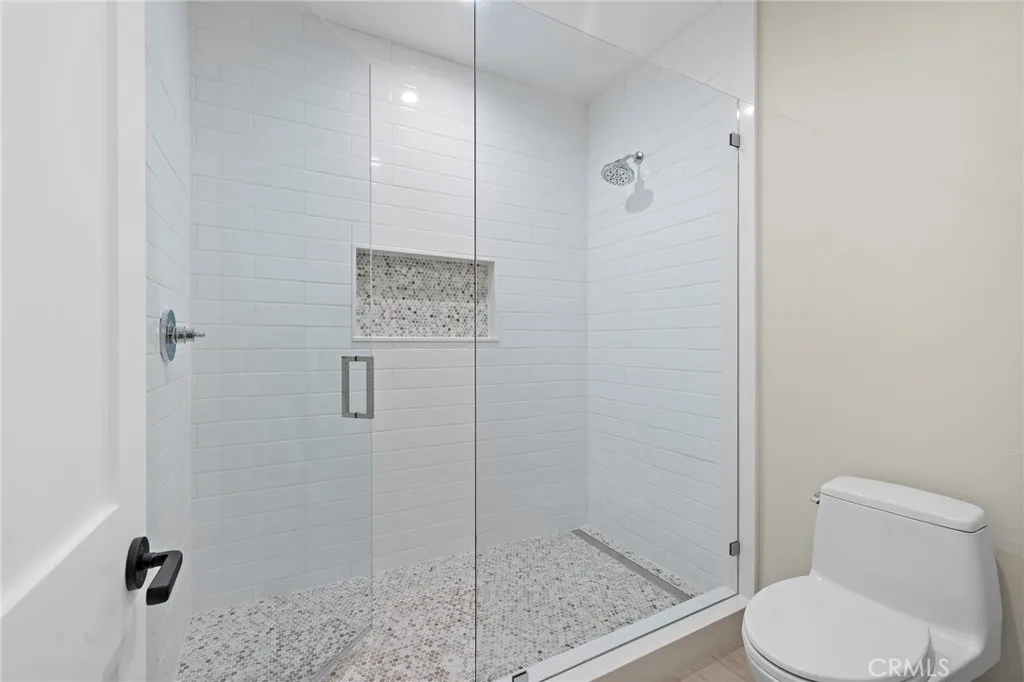 Upstairs Hallway Bathroom