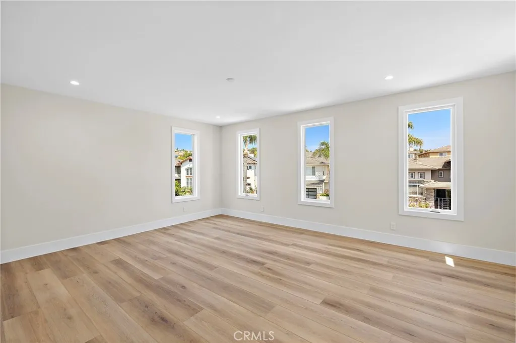 5th Bedroom or Bonus Room