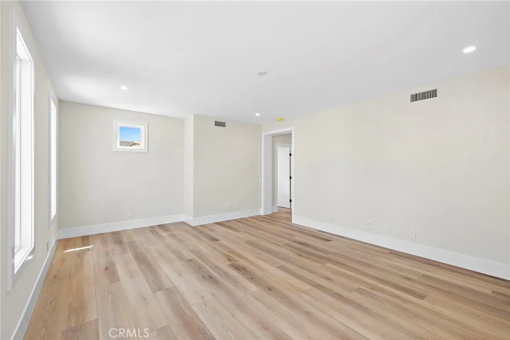 5th Bedroom or Bonus Room