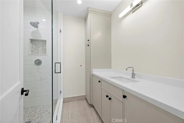Main Floor Full Bathroom
