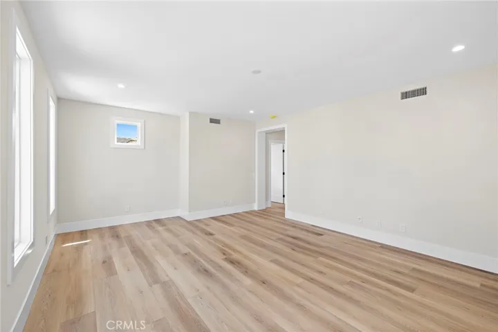 5th Bedroom or Bonus Room