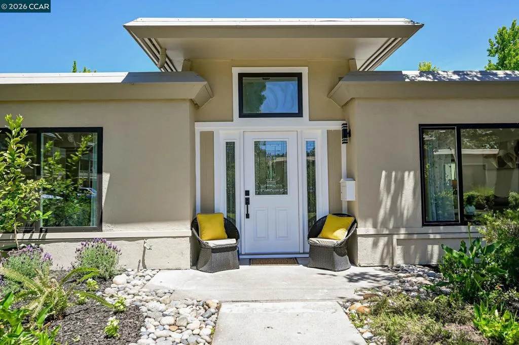 2045 Pine Knoll Dr