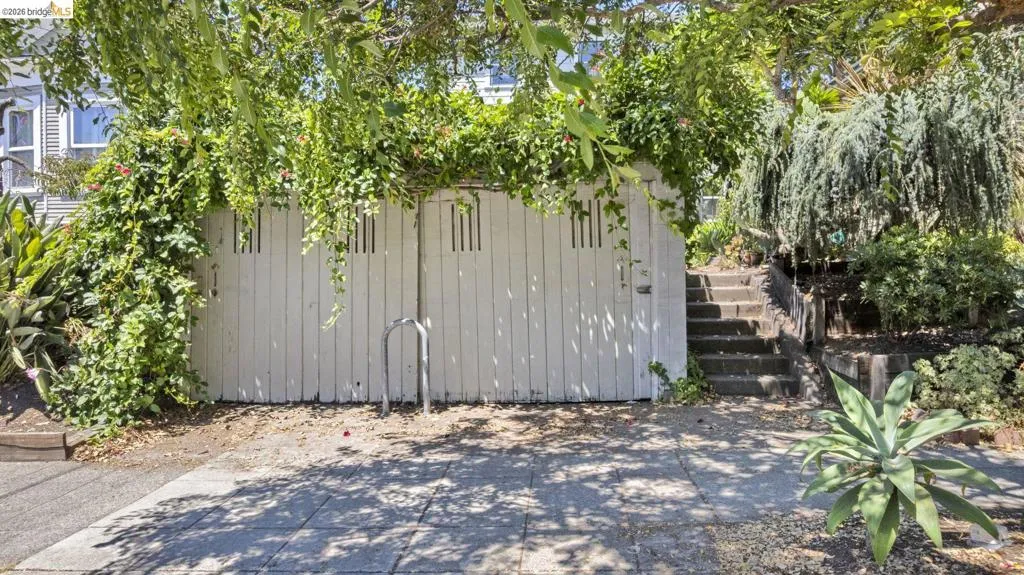 4239 Howe St, Oakland, California 94611 — photo 5