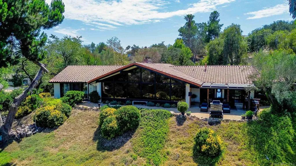 111 Morro Hills Rd