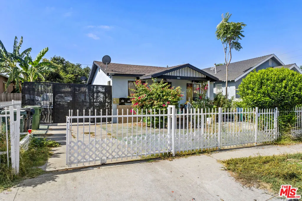 1526 E 77th Place, Los Angeles, California 90001 — photo 4