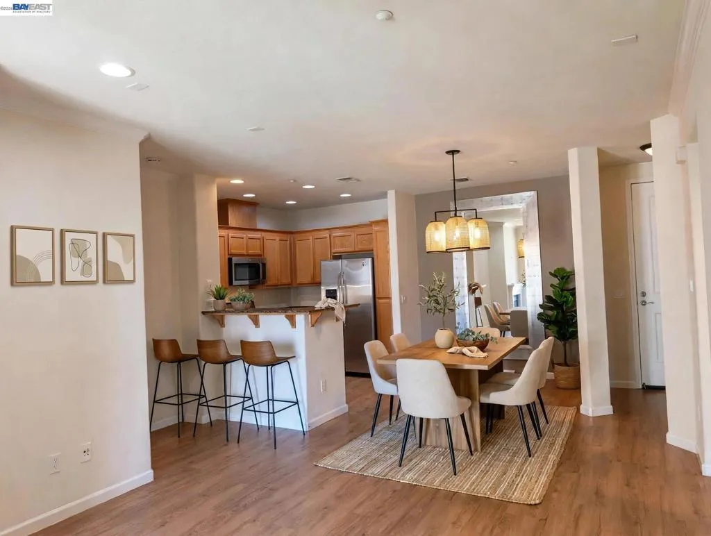 Beautifully virtually stage for potential buyers to envision options