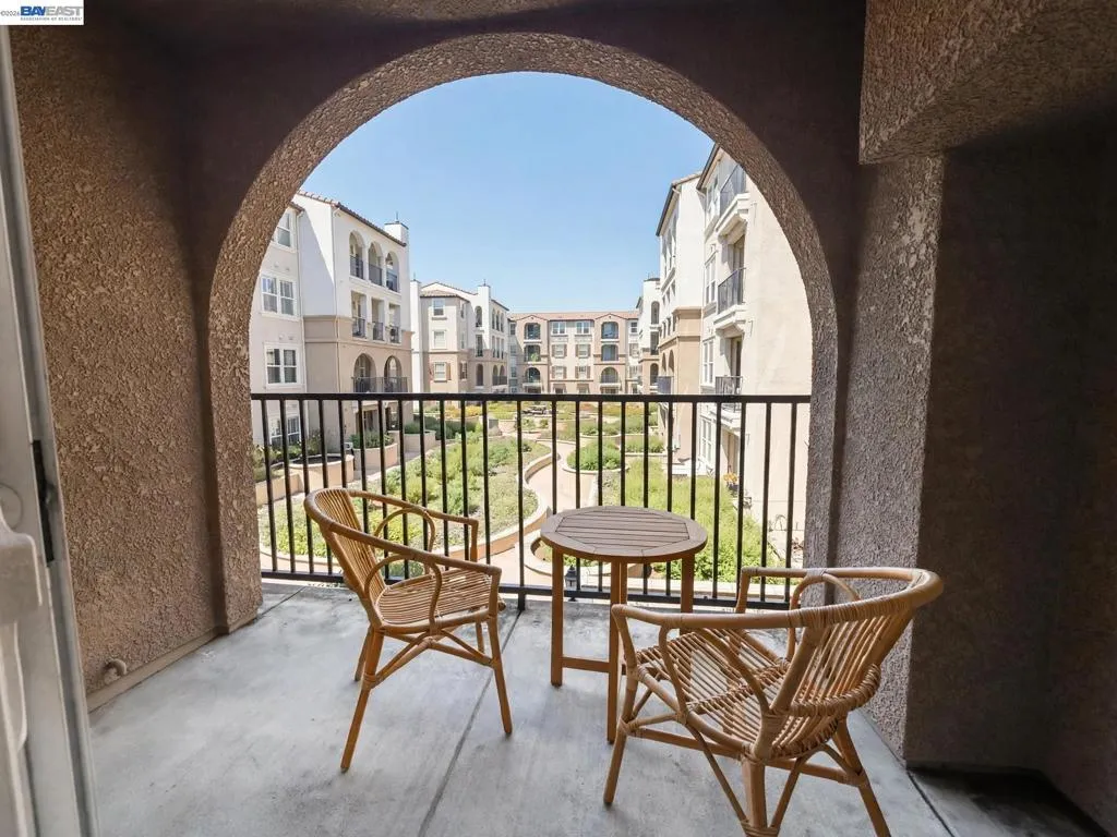 Beautifully virtually stage for potential buyers to envision options