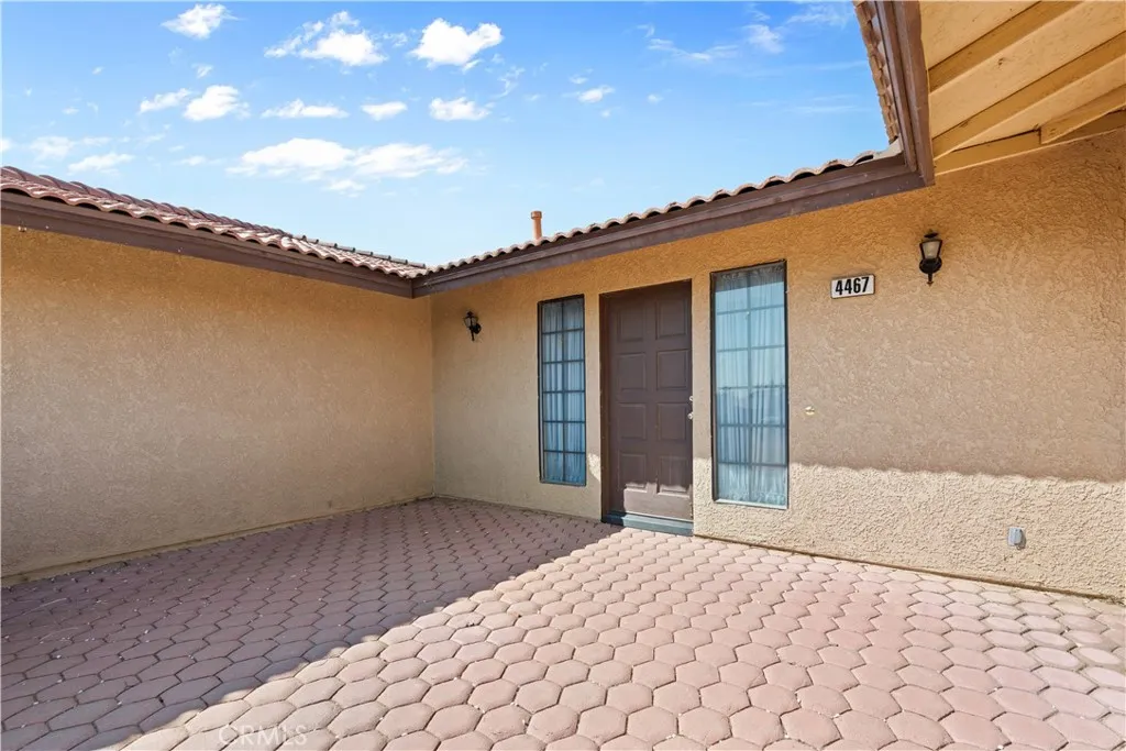 4467 Valle Vista Court, Phelan, California 92371 — photo 5