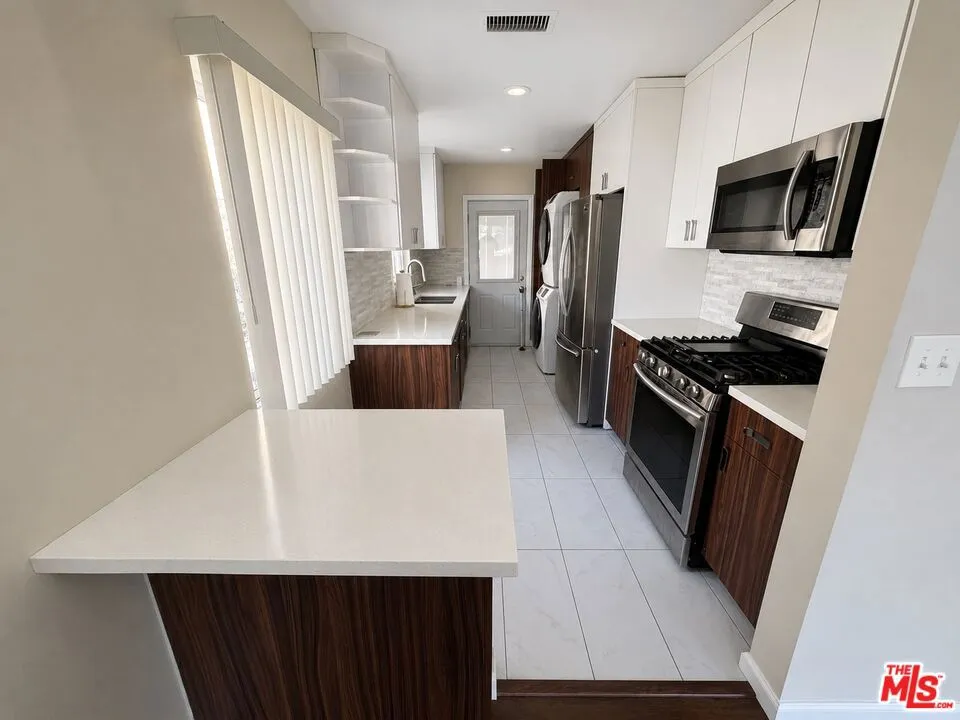 470 W California Avenue A, Glendale, California 91203 — photo 4