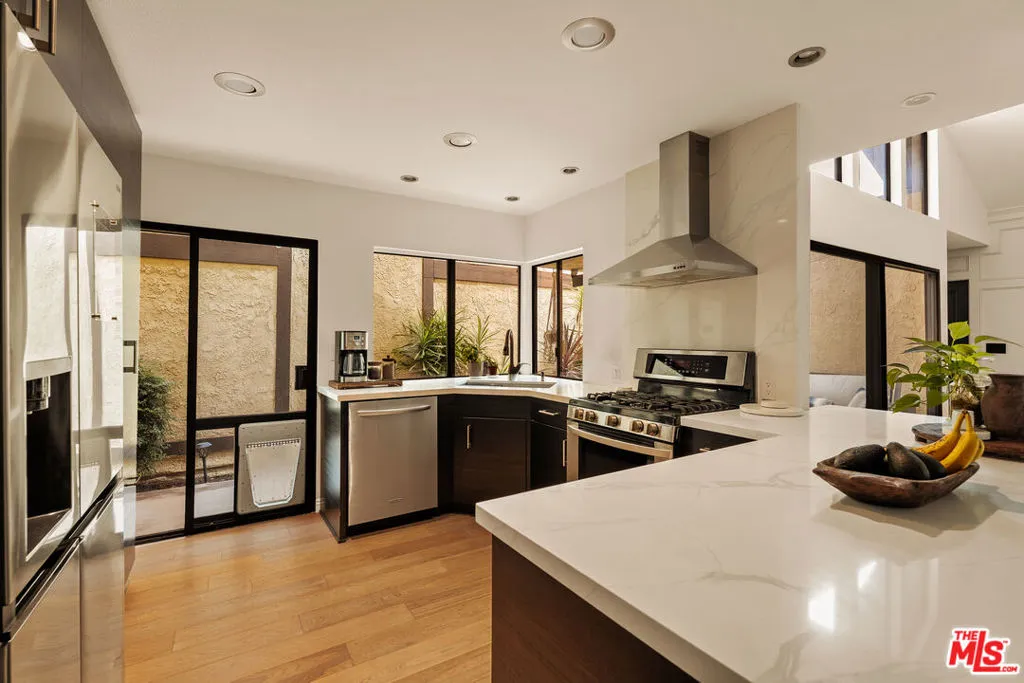 1333 Park Plaza Drive, Long Beach, California 90804 — photo 5