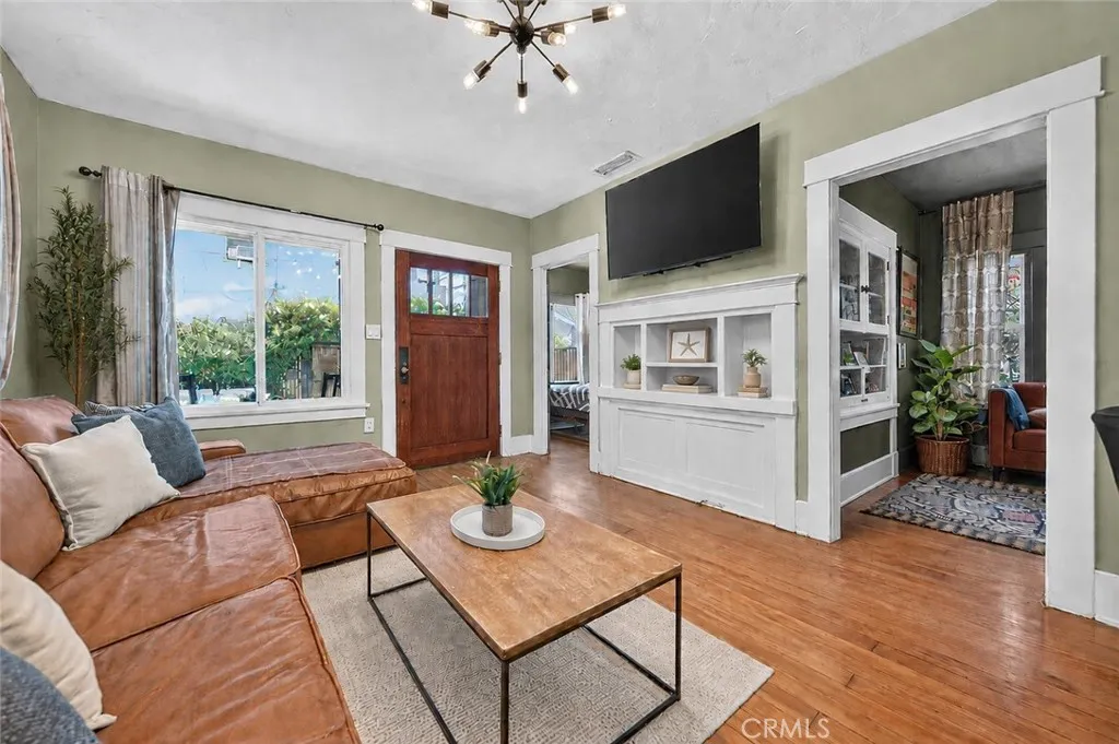 523 Olive, Long Beach, California 90802 — photo 4