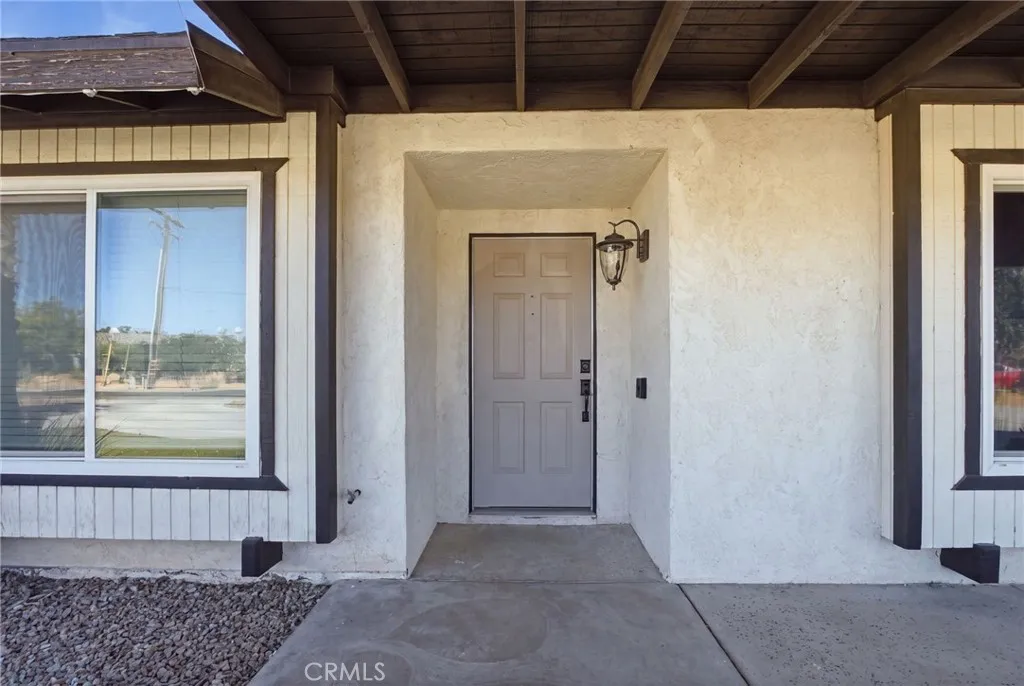 18810 Siesta, Apple Valley, California 92307 — photo 5