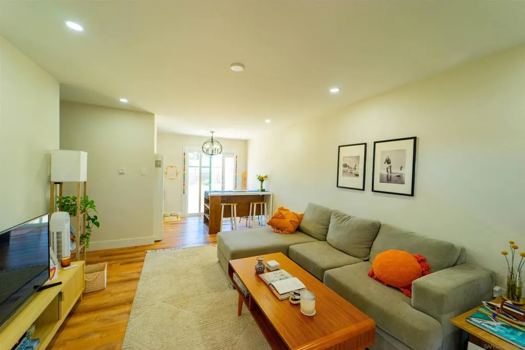 4190 Clairemont Dr, San Diego, California 92117 — photo 4
