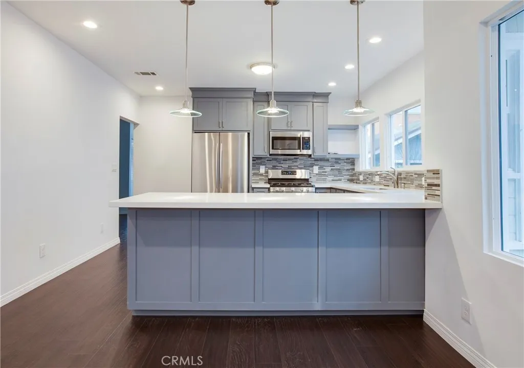 2765 W 8th, Los Angeles, California 90005 — photo 4