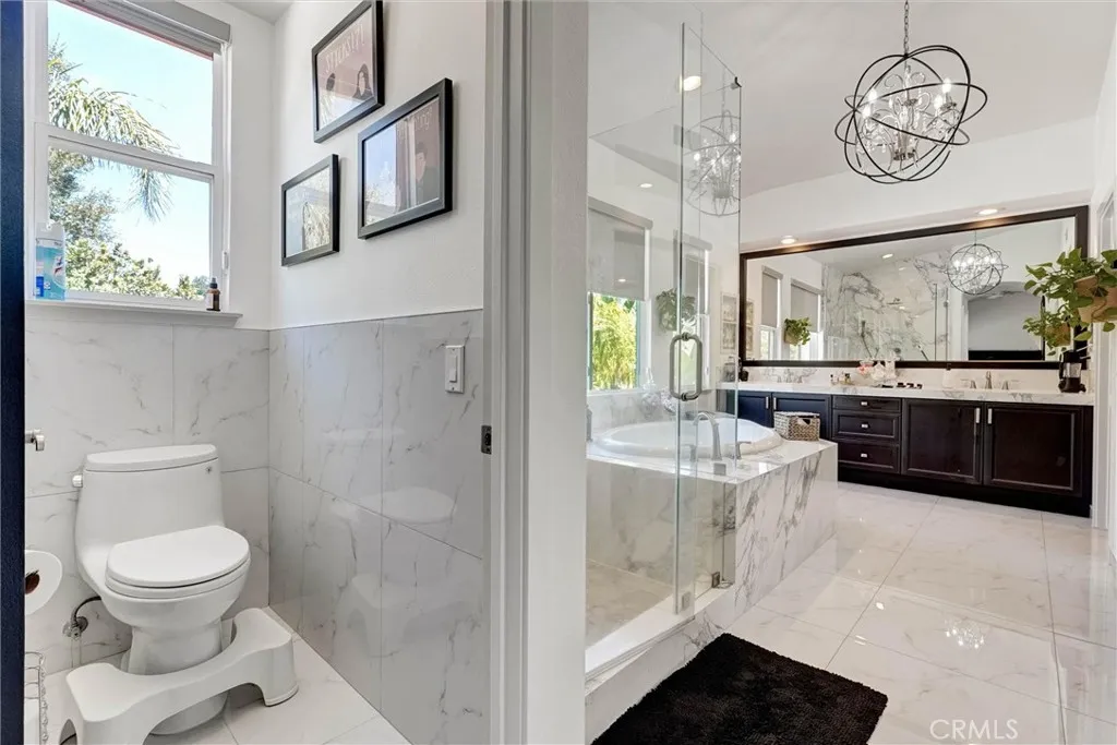 entrance to master bath.