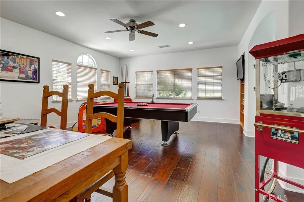 Loft office area or play room.