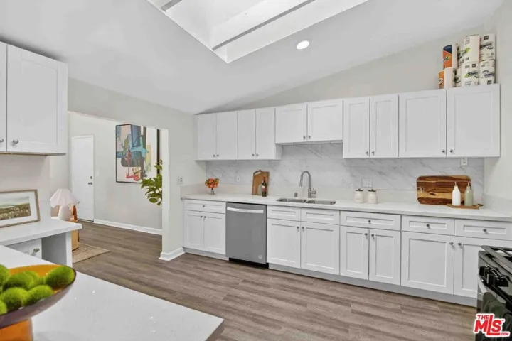 27706 Haxton Drive, Santa Clarita, California 91351 — photo 5