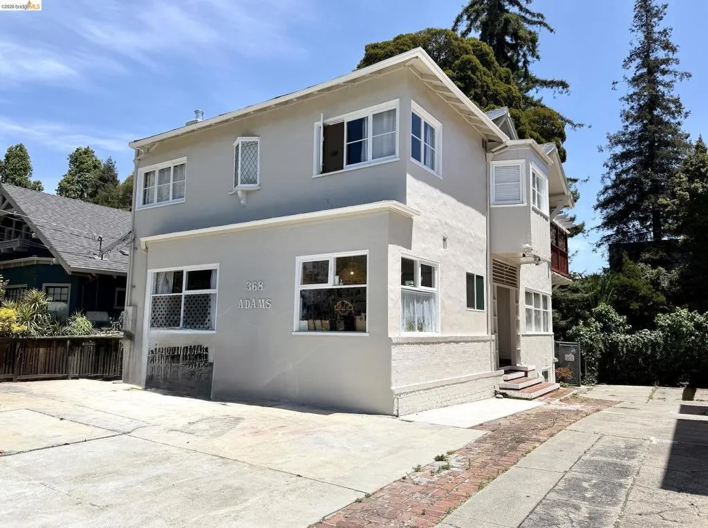 368 Adams St