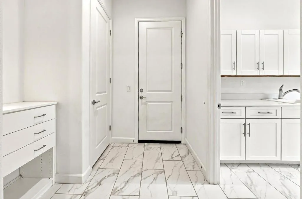 Hallway | Laundry