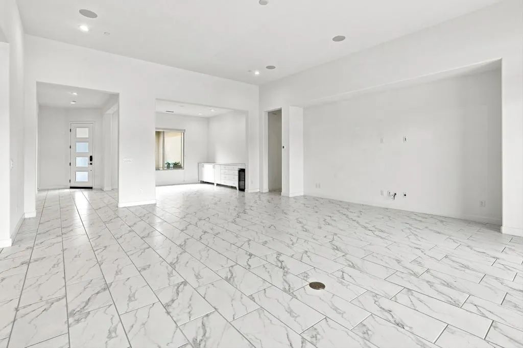 Entry Greatroom