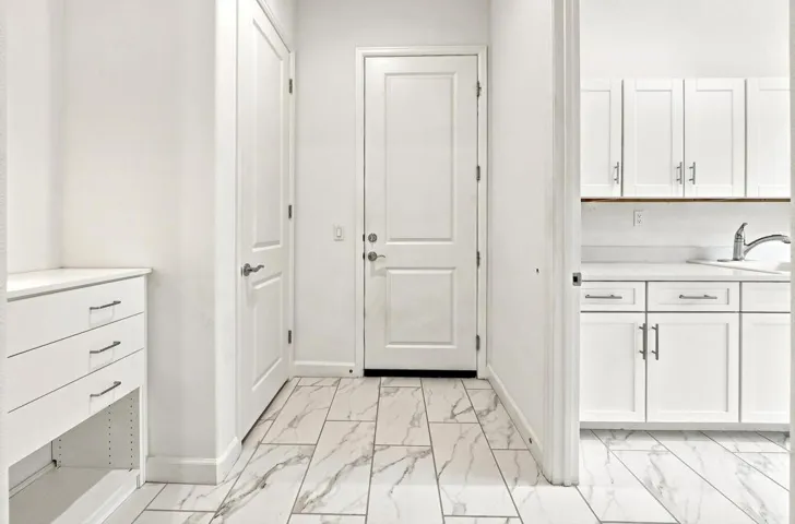 Hallway | Laundry