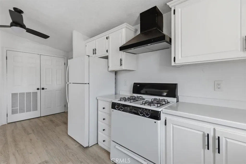 7887 Lampson Ave Avenue 10, Garden Grove, California 92841 — photo 4