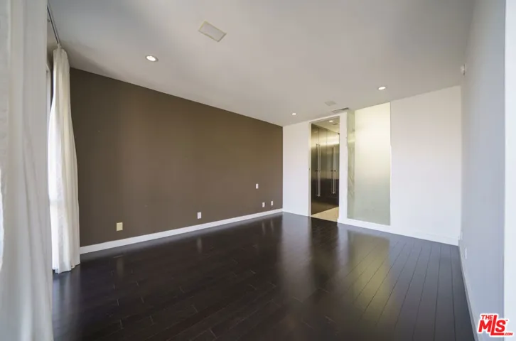 Main Bed 2