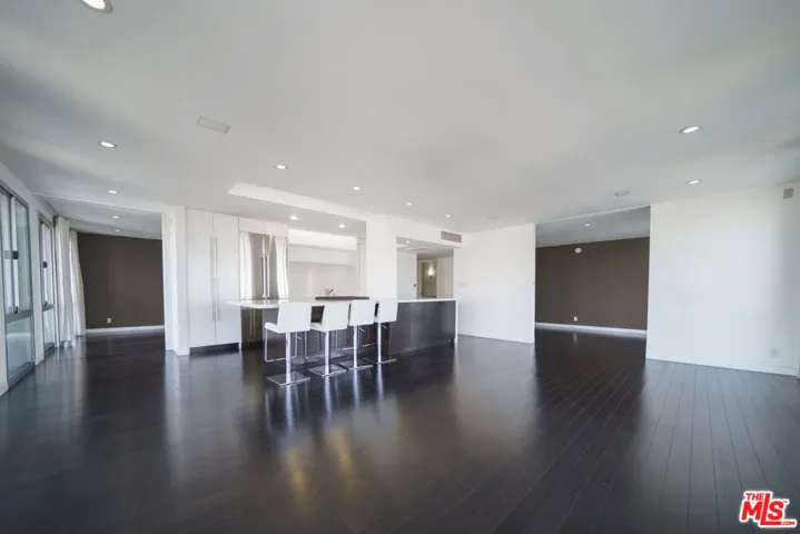 Living/Dinning Area