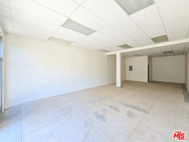 5832 W Bonsallo Avenue, Los Angeles, California 90044 — photo 4