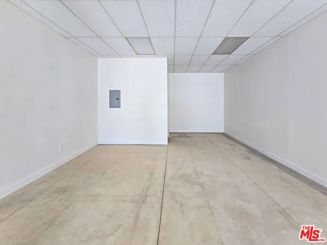5832 W Bonsallo Avenue, Los Angeles, California 90044 — photo 5