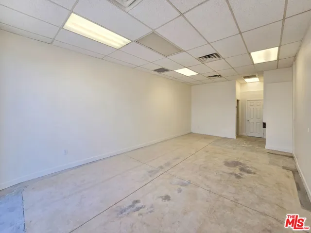 676 W Slauson Avenue, Los Angeles, California 90044 — photo 4