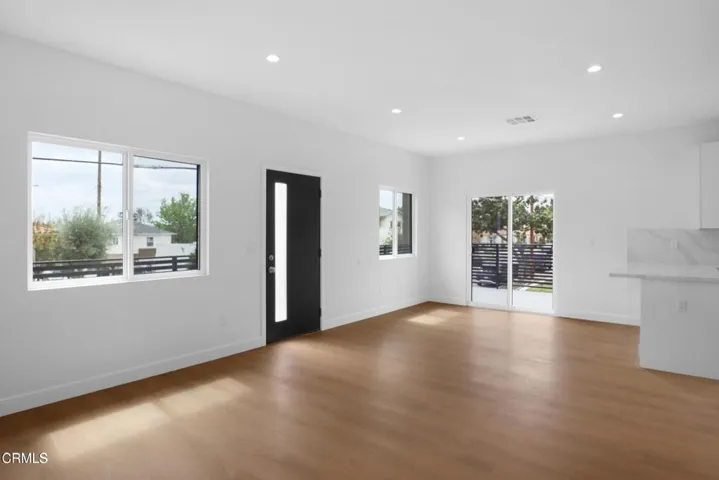 112 N Kenneth Road 201, Burbank, California 91501 — photo 4