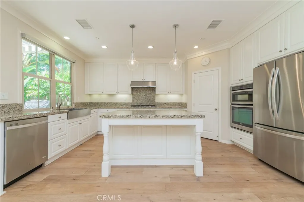105 Doverwood, Irvine, California 92620 — photo 5