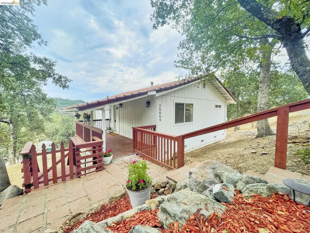 20809 Caylor Dr