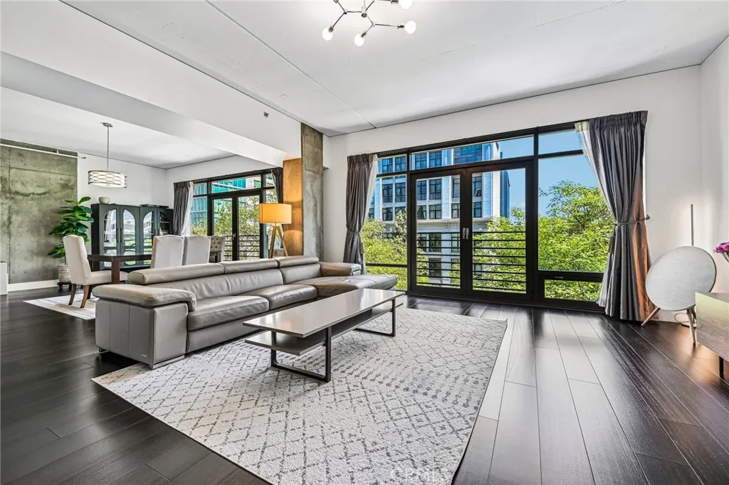 1111 S Grand Avenue 515, Los Angeles, California 90015 — photo 4