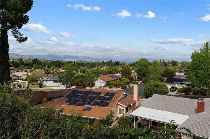 23925 Crosson Drive, Woodland Hills, California 91367 — photo 4