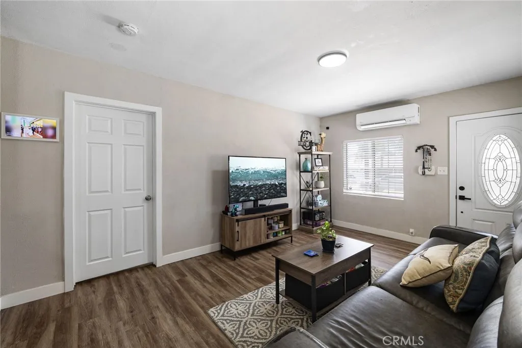 909 E I Street, Ontario, California 91764 — photo 4