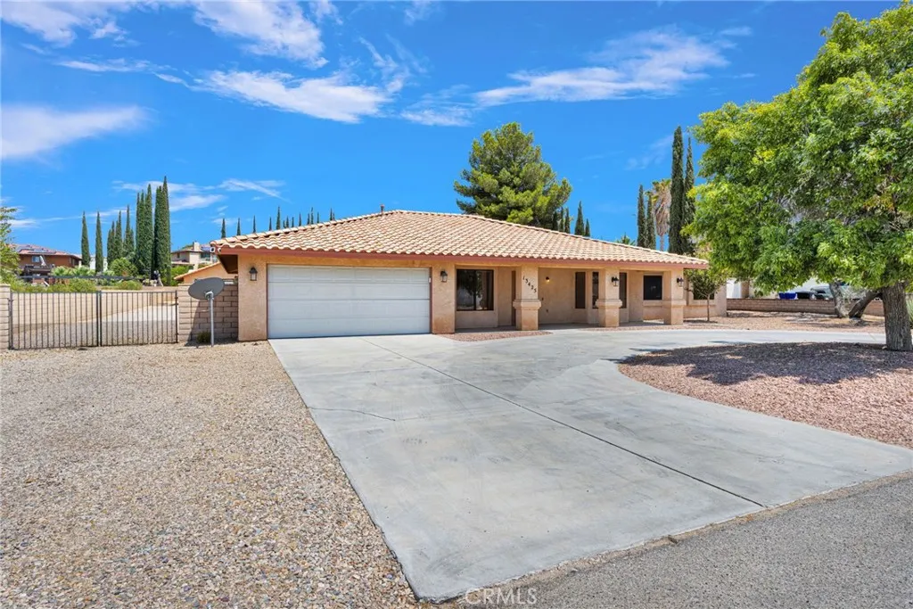 13425 Rincon, Apple Valley, California 92308 — photo 5