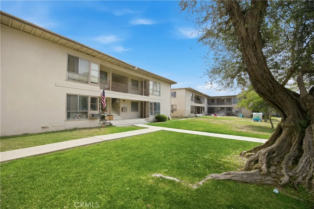 5713 Corbett, Los Angeles, California 90016 — photo 5