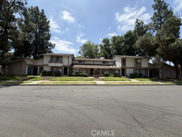 1525 N Holmes