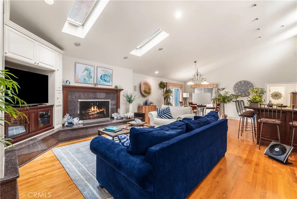 263 Corona Avenue, Long Beach, California 90803 — photo 4