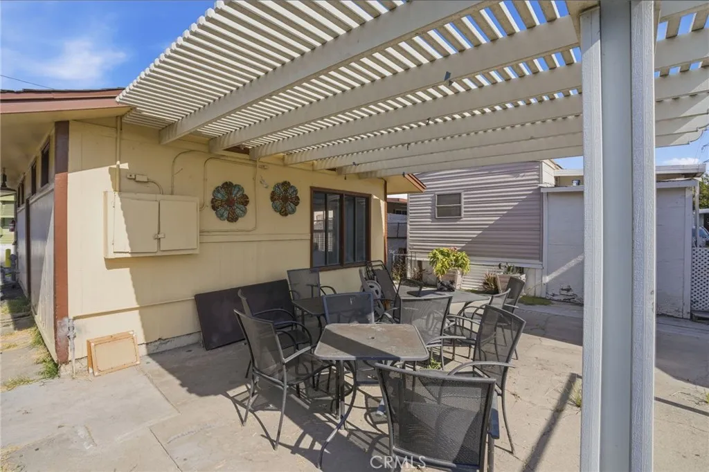 8647 Cedar St, Bellflower, California 90706 — photo 5