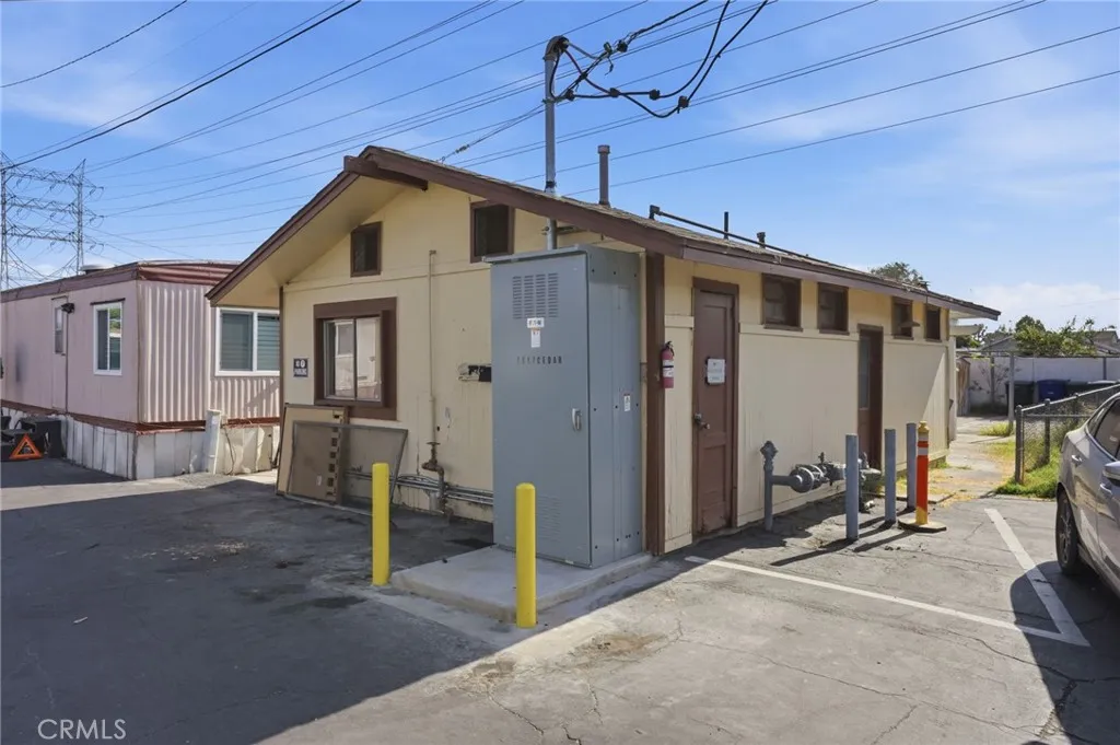 8647 Cedar St, Bellflower, California 90706 — photo 4