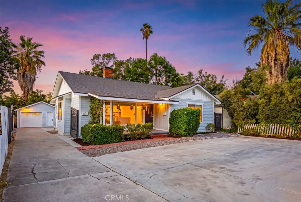839 E Citrus