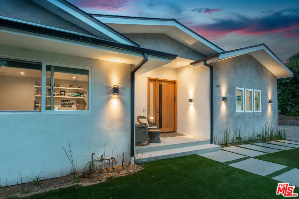 4629 Cerro Verde Place, Tarzana, California 91356 — photo 4