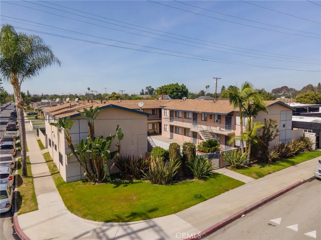 5503 5511 Cherry Ave