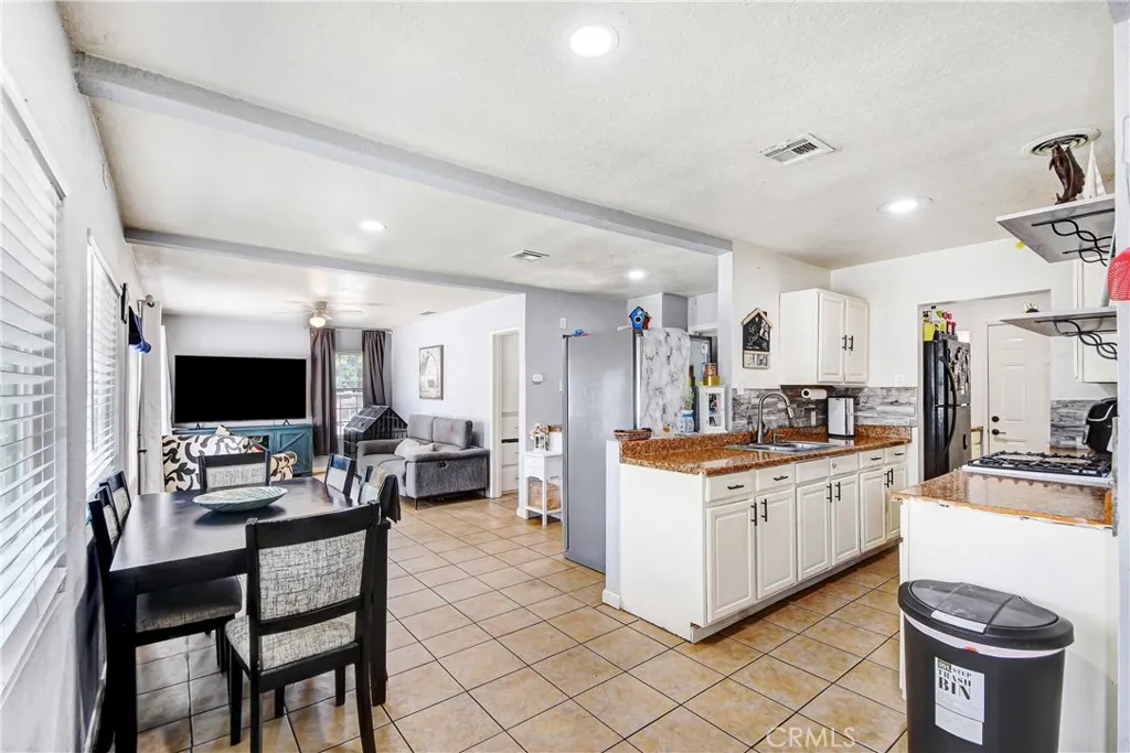 26316 Investors, Hemet, California 92544 — photo 4