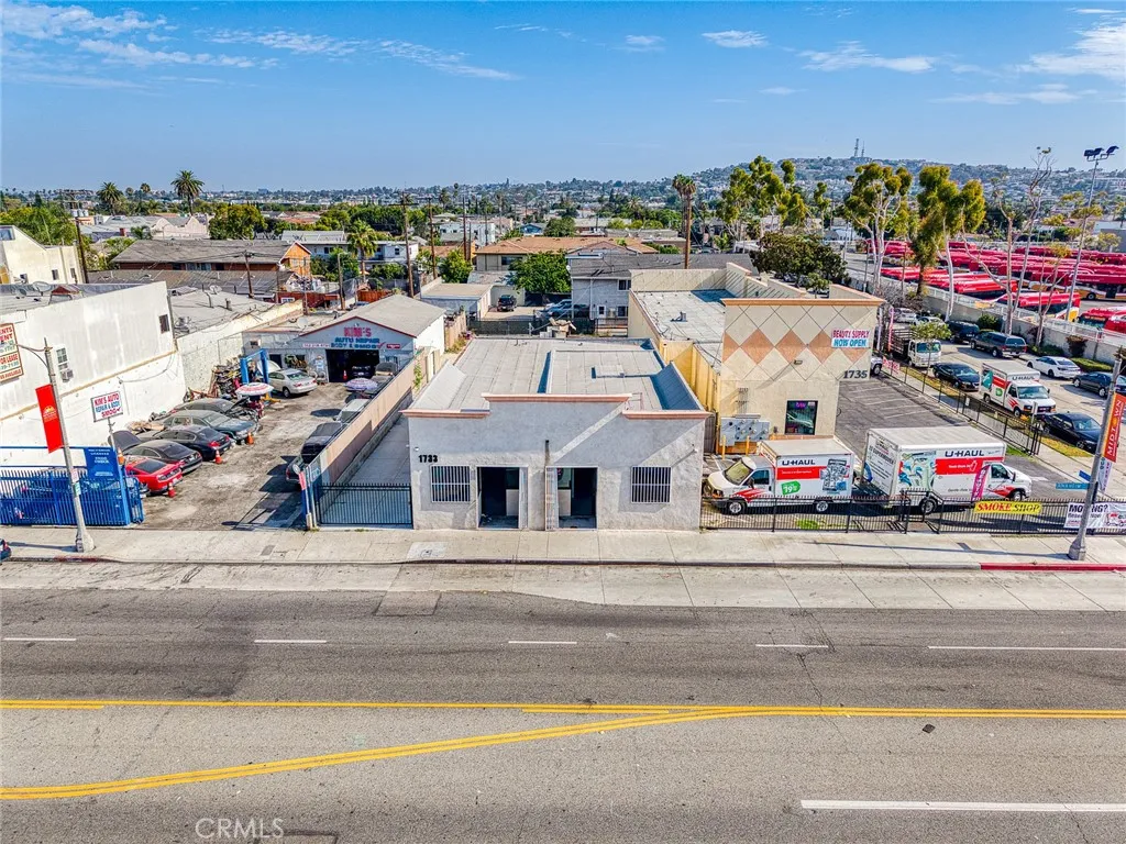1733 E Anaheim